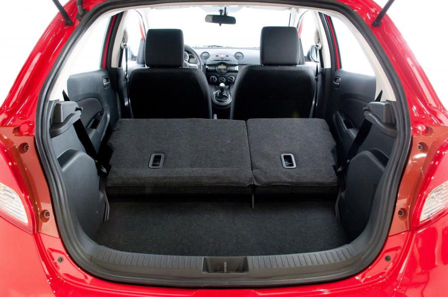 Mazda2 2010 года  (фото 169 из 183)
